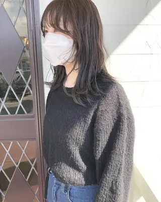 セミロング カラー 江原 彩華のヘアスタイル