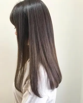 ロング カラー ヘアアレンジ 福壽 優奈のヘアスタイル