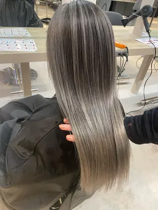 ロング カラー Lia所属・皆木 智晴のヘアスタイル
