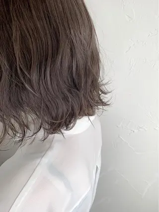 ミディアム カラー ALO art hair所属・  AYARIのヘアスタイル