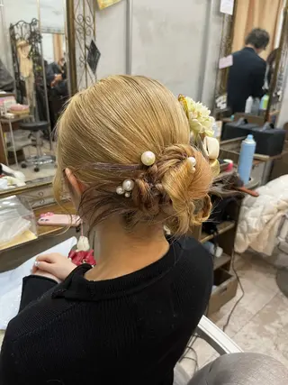 ロング ヘアアレンジ 艶髪/ハイトーン/ ヘアセット/モエノのヘアスタイル