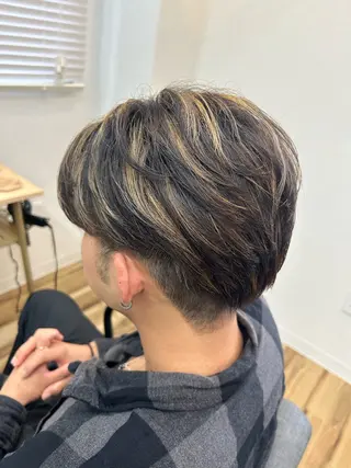 カラー メンズ 阿部 優奈のヘアスタイル