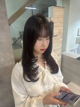 ロング 西浦 安珠のヘアスタイル