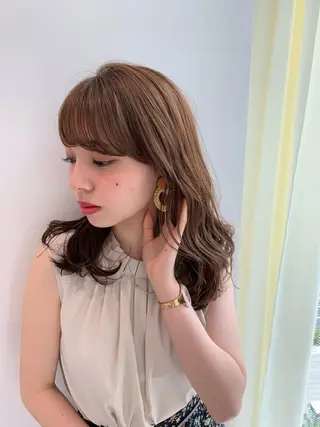 セミロング カラー 🌟美髪矯正🌟 吉田冴一のヘアスタイル