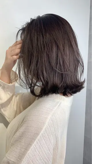 セミロング カラー _WHITE 高槻のヘアスタイル