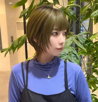 ショート 大阪ウルフカット 🐺デザインカラーのヘアスタイル
