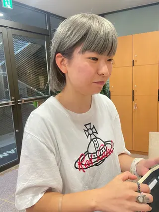 カラー ショートボブ /綾華のヘアスタイル