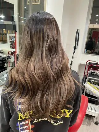 ロング カラー Merlyosaka所属・Merlyosaka 早川未来のヘアスタイル