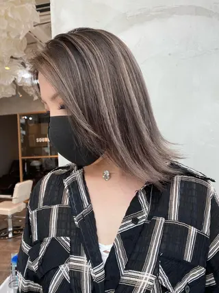 ミディアム 顔タイプ診断®︎ ハイトーンカラーのヘアスタイル