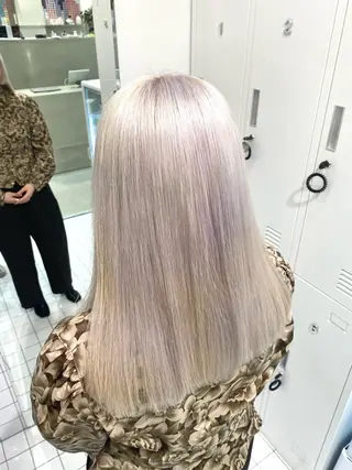 カラー iris所属・漆崎 相美のヘアスタイル