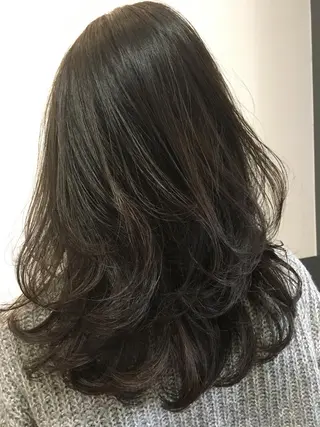 セミロング カラー 🩷🍭中津・梅田 エリア🍬💜のヘアスタイル