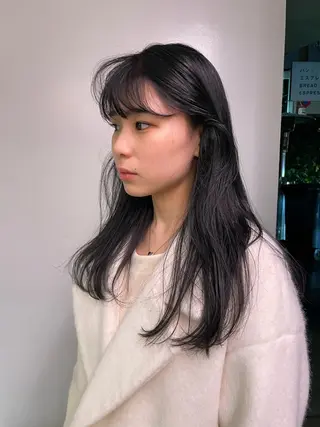 ロング カラー FILMS所属・カット 綾菜のヘアスタイル
