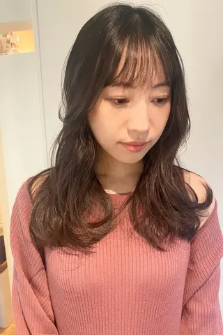 ロング 吉田 朋代のヘアスタイル