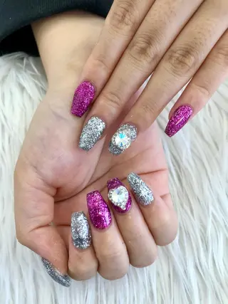 ネイル MADIA藤沢所属・MADIA MEGUのネイルデザイン