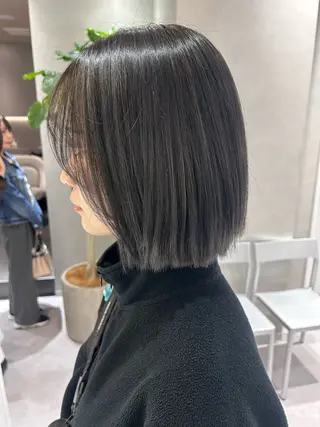 ミディアム カラー SALOWIN 新宿三丁目me+所属・レイヤー/ボブ/ 髪質改善/石井ハルカのヘアスタイル