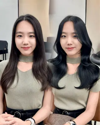 セミロング カラー ヘアアレンジ 顔周りcut/ 艶ワンカラー♥ちさきのヘアスタイル