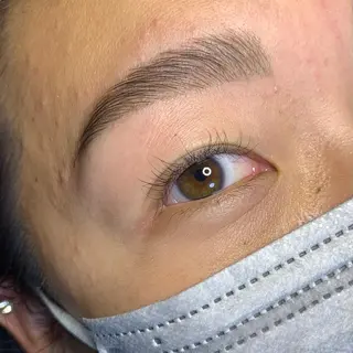 眉毛と韓国肌質改善 サロン　和泉府中のエステ・リラクイメージ