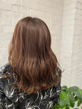 セミロング 森部 杏菜のヘアスタイル