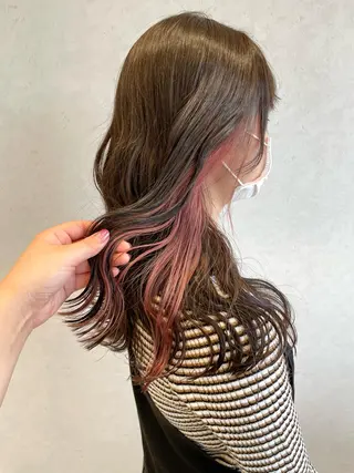 セミロング カラー ayumi🌈 インナーカラー🌈のヘアスタイル