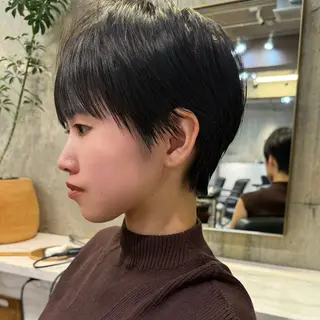 ショート ROBBY表参道所属・木村【ショート/ 耳だしショート】のヘアスタイル