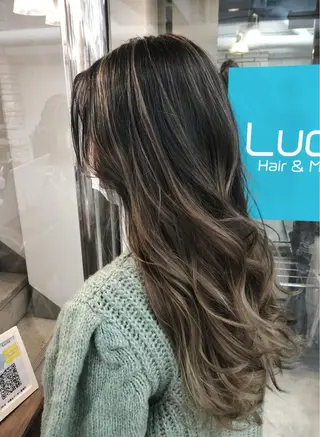 セミロング ✨艶感/透け感✨Sherry所属・艶髪/ハイトーン Sherryのヘアスタイル