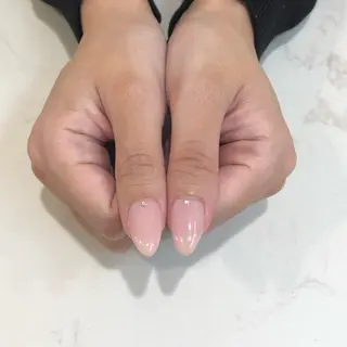 ネイル Raviy  新宿店所属・わたなべ あやかのネイルデザイン