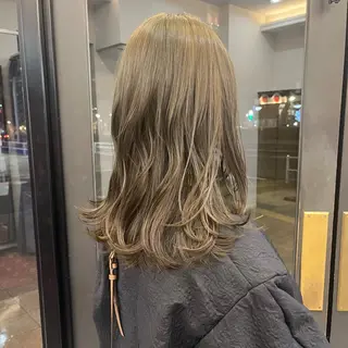 ミディアム カラー 吉田 明日奏のヘアスタイル