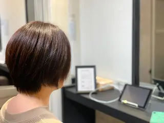 ショート カラー 川村 綾のヘアスタイル