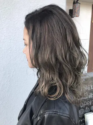 ミディアム カラー レイヤーカット匠 イソザキノリユキのヘアスタイル