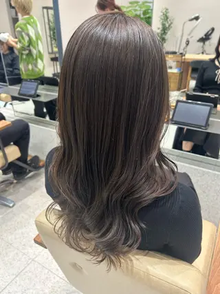 セミロング カラー 浅倉栞 /透明感カラーのヘアスタイル