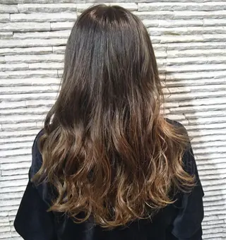 ロング カラー ヘアアレンジ 嶋田 ゆきのヘアスタイル