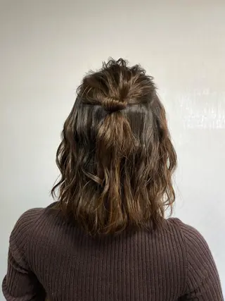 ミディアム ヘアアレンジ ウスイマイコ カット/ケアカラーのヘアスタイル