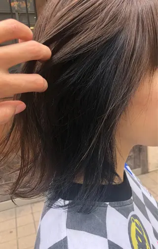 ミディアム カラー 國次 夕貴のヘアスタイル