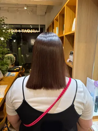 セミロング afloatkobe所属・美髪/髪質改善 川口凌弥のヘアスタイル