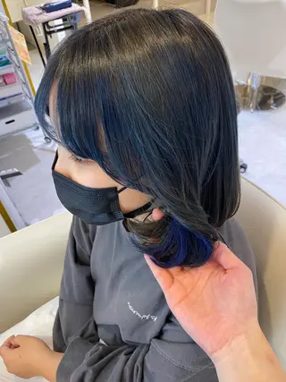 ショート カラー 梛木 唯のヘアスタイル