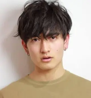 ミディアム カラー メンズ ブリーチ&似合せボブ 田中寛十のヘアスタイル