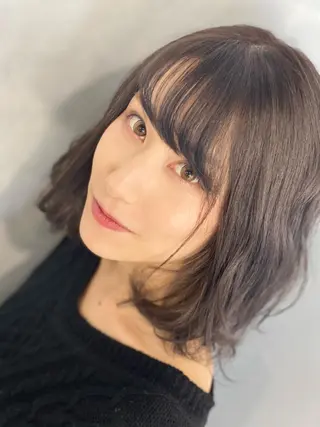 ミディアム カラー kawamoto akaneのヘアスタイル