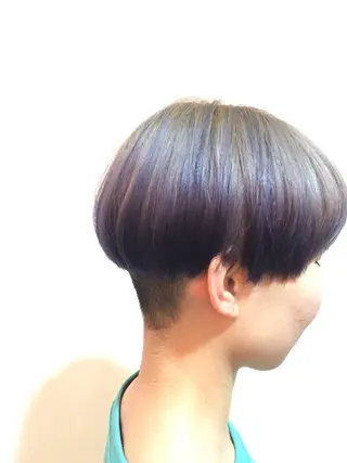 ショート カラー 三好 美里のヘアスタイル