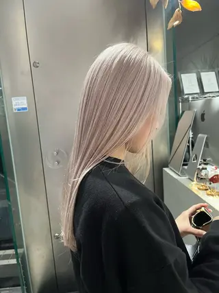 セミロング カラー オノ テンタのヘアスタイル