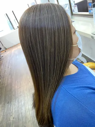 ロング カラー IwAsh大和駅前店所属・IwAsh大和駅前店 河野亜里香のヘアスタイル