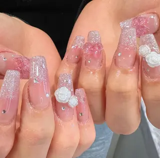 ネイル Chisa Nail Studio所属・リ リのネイルデザイン