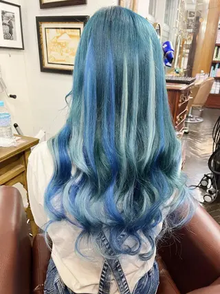 ロング カラー モモカ/ハイトーン /バレイヤージュのヘアスタイル