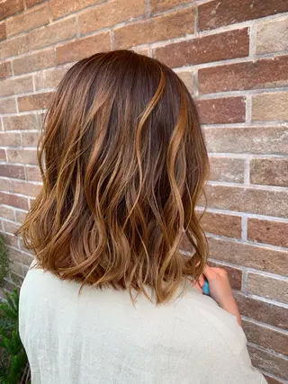 セミロング カラー t.a.g所属・韓国レイヤー×艶髪 ハイトーンRyukiのヘアスタイル