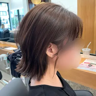 ミディアム POCKET渋谷所属・レイヤーカット minamiのヘアスタイル