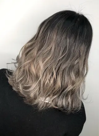 ミディアム カラー 服部 樹季のヘアスタイル