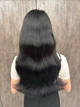 ロング カラー ヘアアレンジ SHIRO 🦋のヘアスタイル