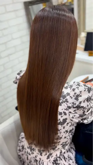 ロング 【TAKAYA】🌸 白髪ぼかしカラーのヘアスタイル