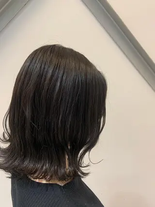 ミディアム カラー 西崎 満里奈のヘアスタイル