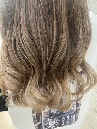 セミロング カラー NINE＋/代表 ブリーチ特化型サロンのヘアスタイル