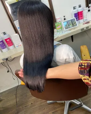 ミディアム カラー ヒカ/外国人風 デザインカラーのヘアスタイル